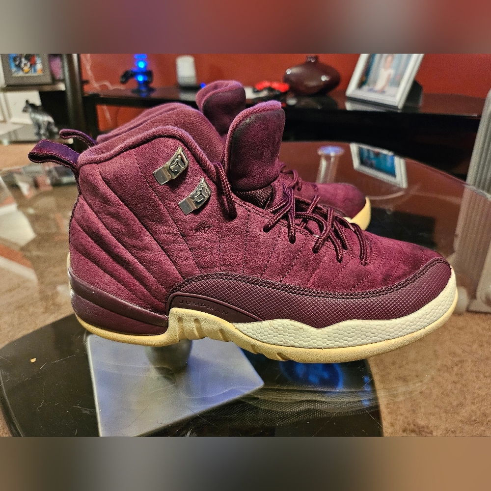 Air jordan 12 Bordeaux size 6y